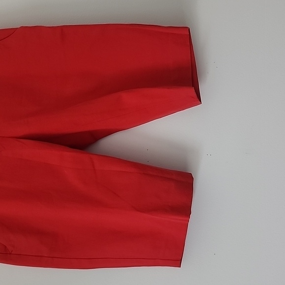 Theory Yanera Red Cotton Stretch Bermuda Walking Shorts Size 2 - Picture 4 of 11